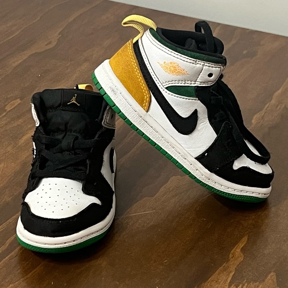 Jordan Retro 1 Mid SE Oakland size 9C kids/toddler/boys/girls